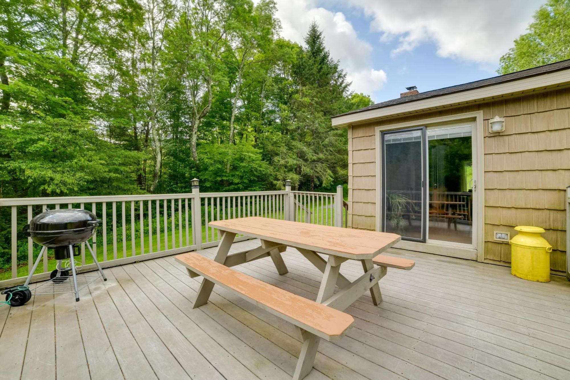 Quiet Catskills Getaway With Deck And Mtn Views New Kingston Ngoại thất bức ảnh